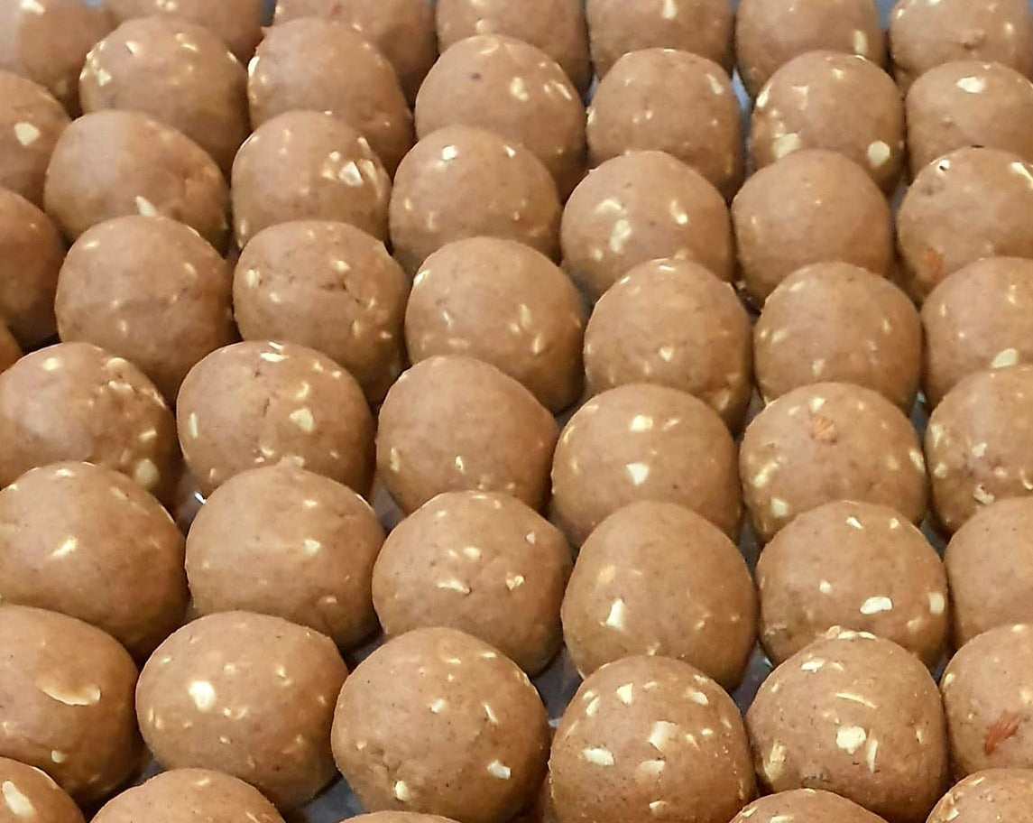 Wholewheat Pinni/Panjeeri Laddoo with Nuts & Jaggery, No Refined Sugar