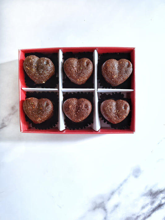Cacao & Saffron Nutty Energy Bites, Vegan